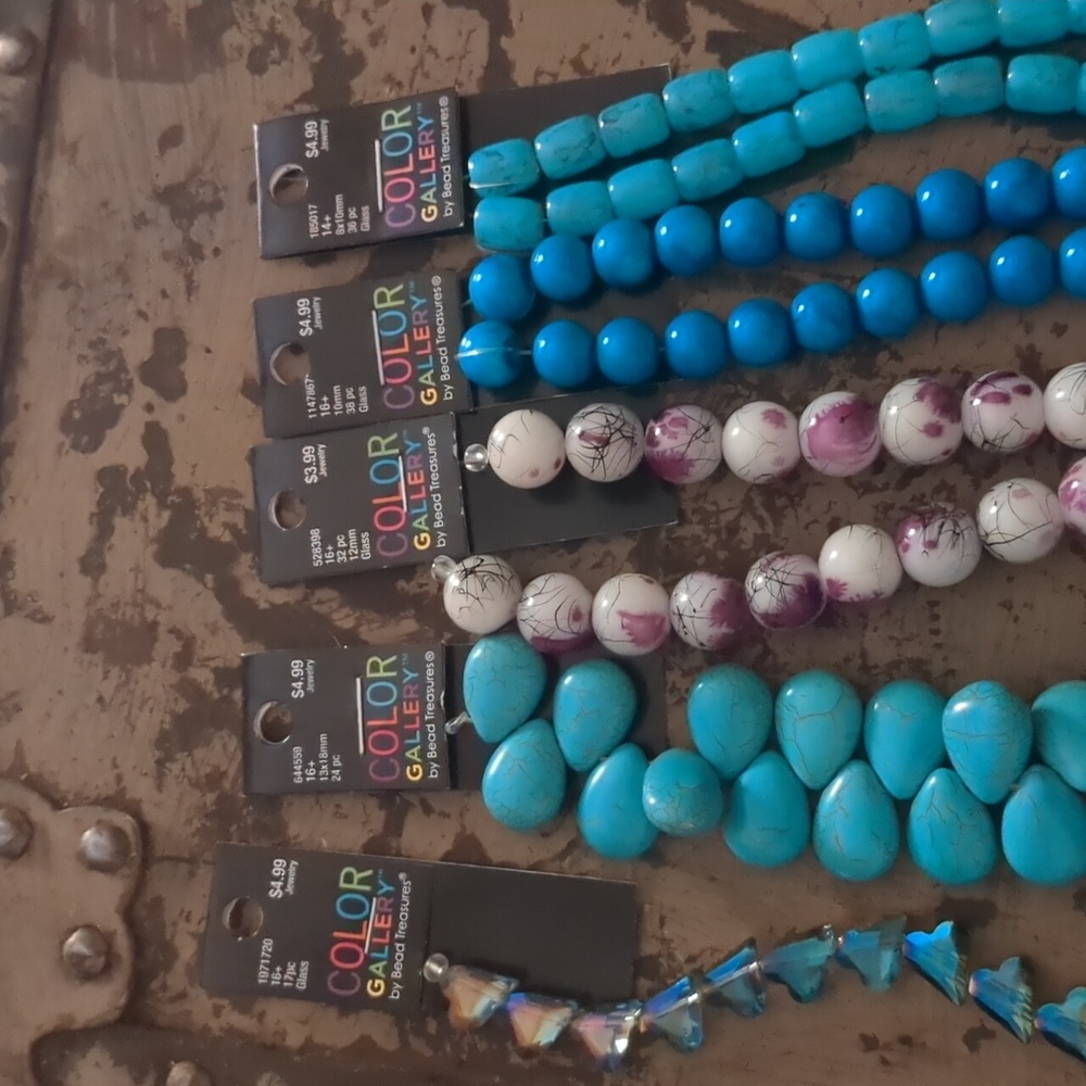 Beads, glass beads, all never used with tags